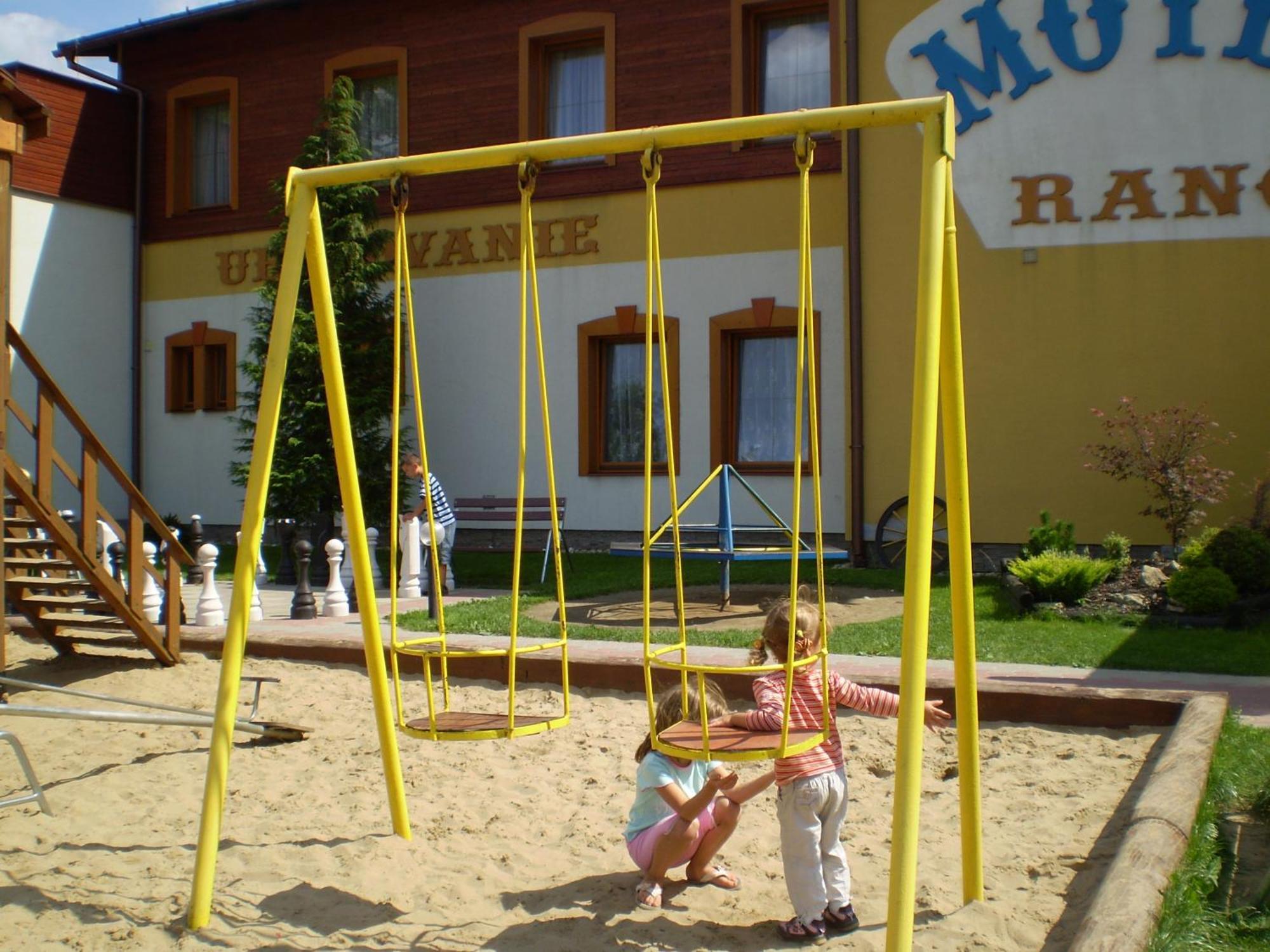 Motel Ranc ルジョムベロク エクステリア 写真